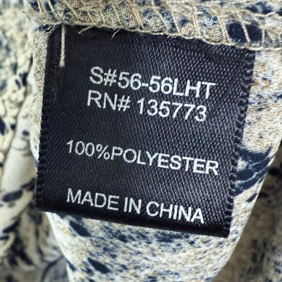 Olivaceous Snakeskin Long Sleeve Blouse Collared Deep V-Neck Shirt Size Small - Picture 5 of 8